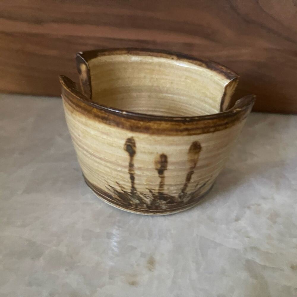 Art pottery vintage sponge holder